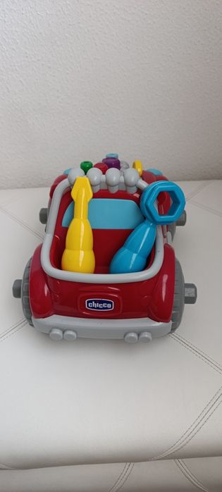 Carro falante bilíngue da Chicco