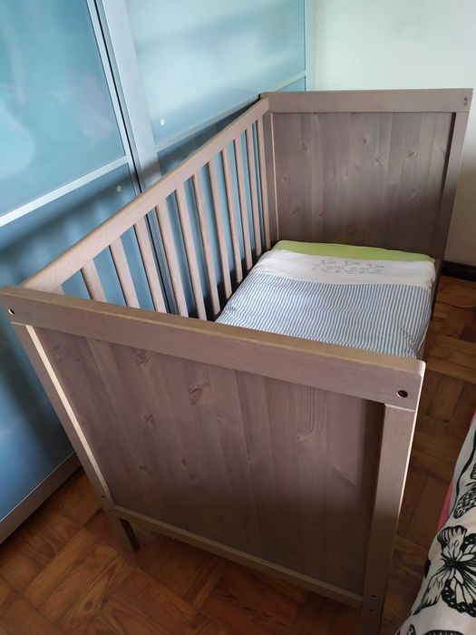 Cama com grades com colchão para bébé / criança  (60x120)