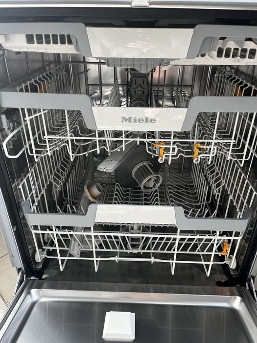 Топова посудомийка Miele g7310