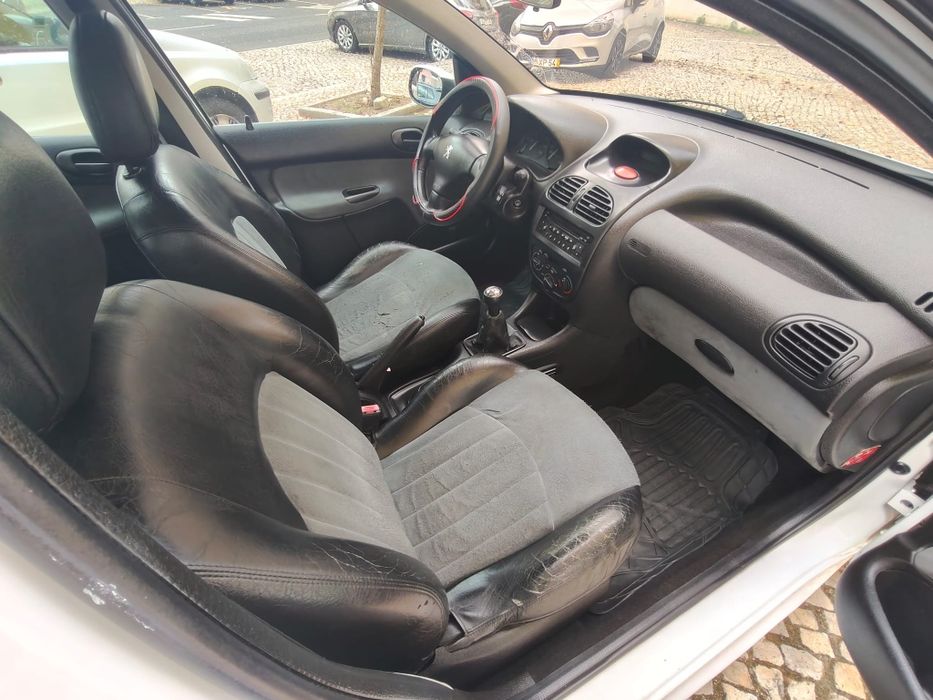 Peugeot 206 1.1 Gasolina (2002)