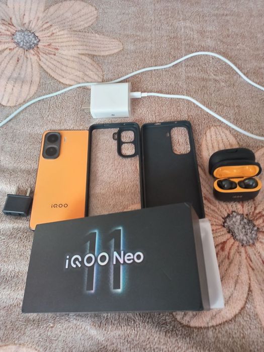 Iqoo Neo 11(12/256)+ Iqoo TWS 5