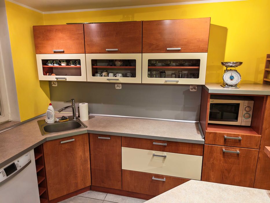 Meble kuchenne z dużą wyspą + AGD