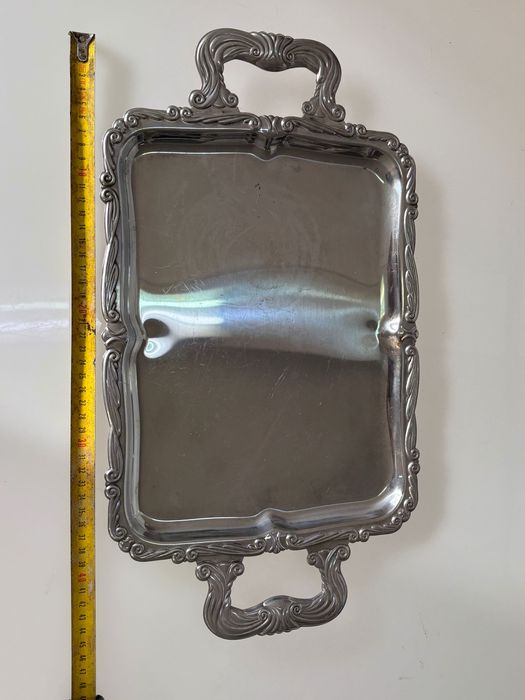 Bandeja rectangular de servir com pegas