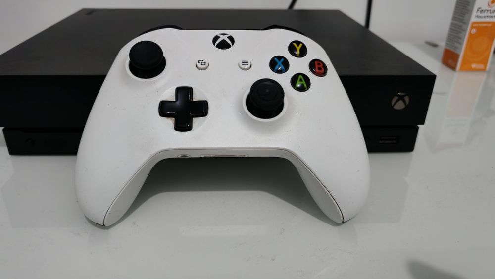 Xbox One x completa