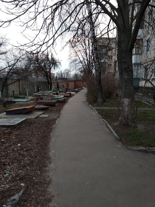 Продам погріб в районі ЦРЛ.