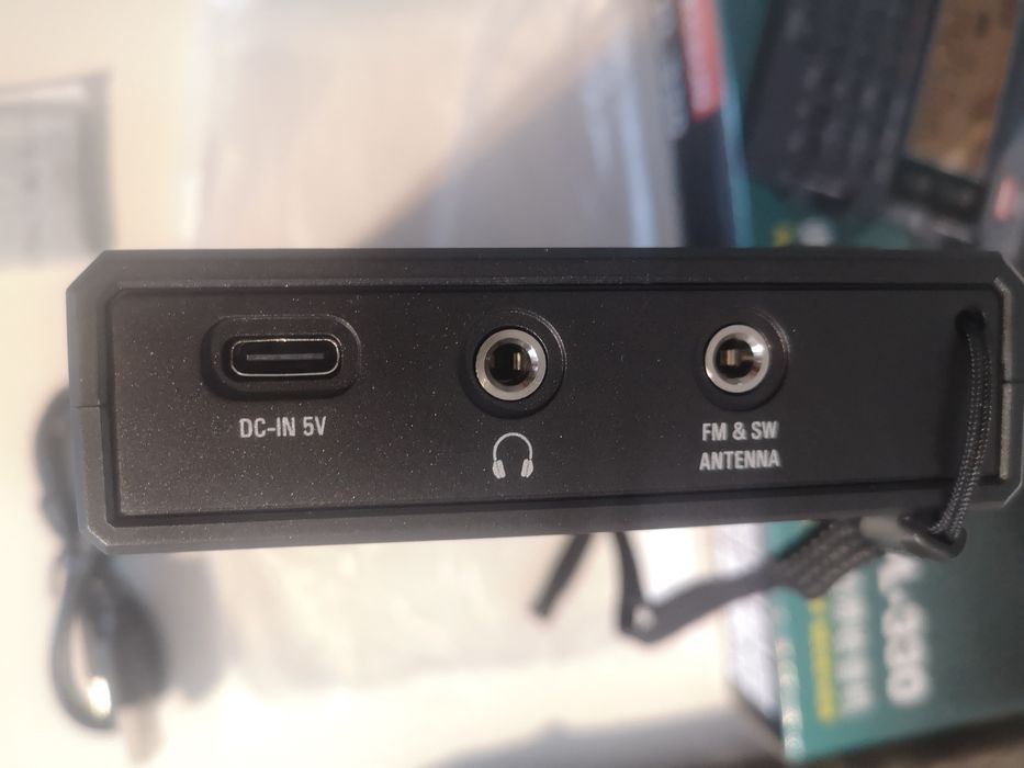 Odbiornik globalny Tecsun PL-330 radio FM/MW/SW/LW, SSB(USB, LSB), CB.