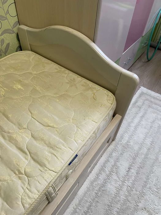 Продам односпальне ліжко