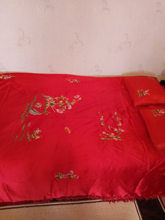 покрывало атласное с бахромой,возможно использовать как пододеяльник