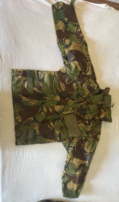 Roupa camuflada para ar livre