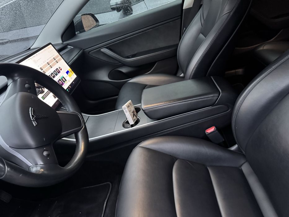 Оренда tesla 3 для таксі 450+
