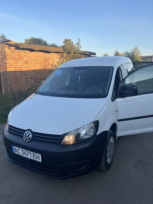 Volkswagen Caddy 2011 • 1.6 TDI • дизель