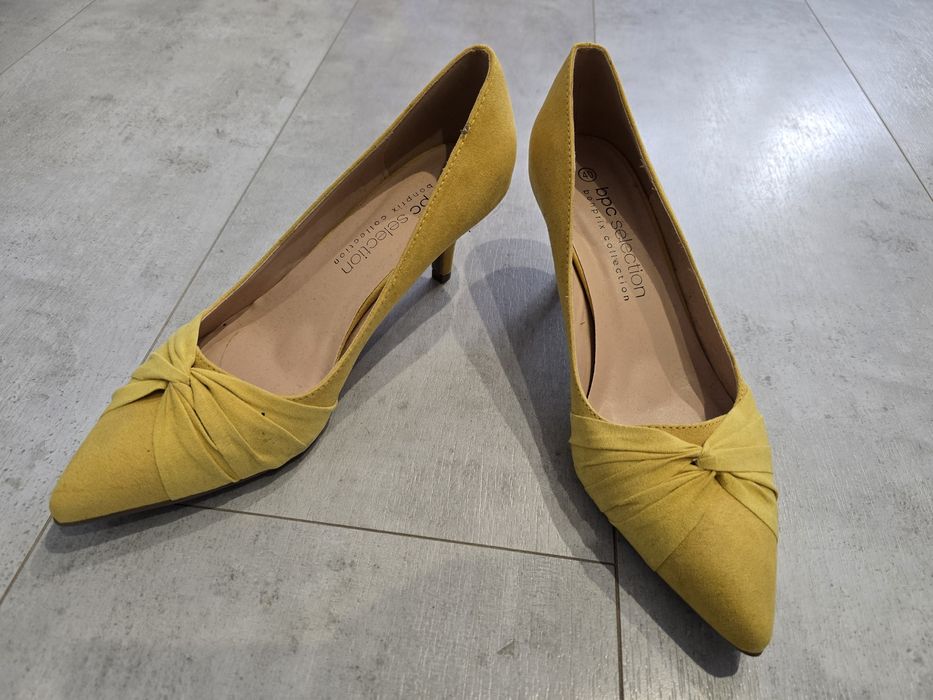 Nowe zółte 40 buty damskie czółenka pólbuty obcas