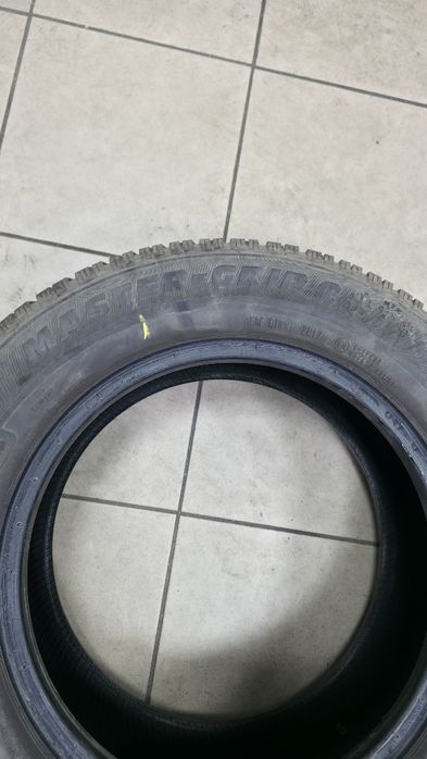 Продам зимние шины Semperit