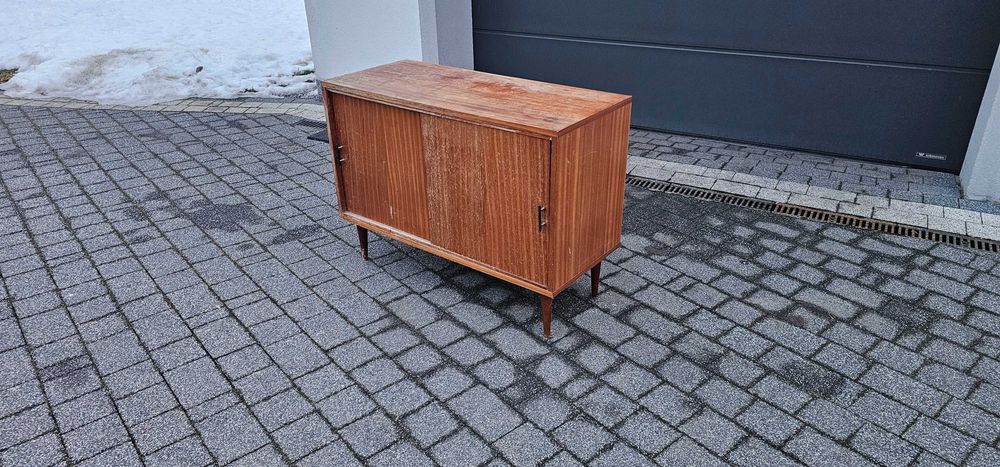 Komoda patyczak z okresu PRL