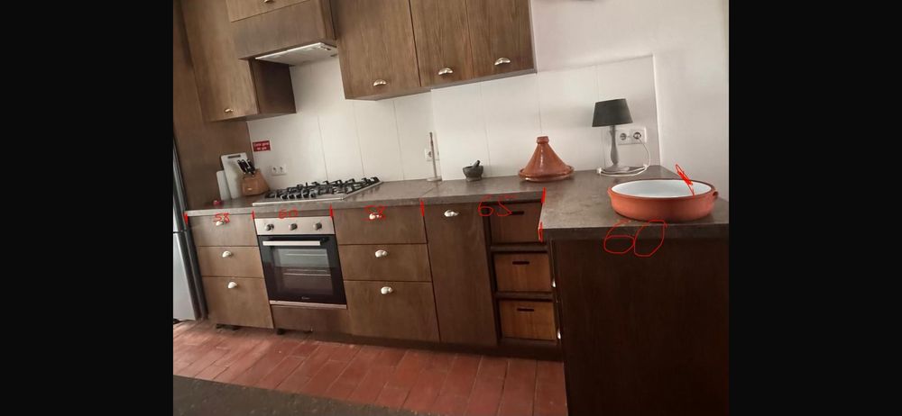 Cozinha Completa em Muito Bom Estado – Bancada em Granito + Eletrodomésticos