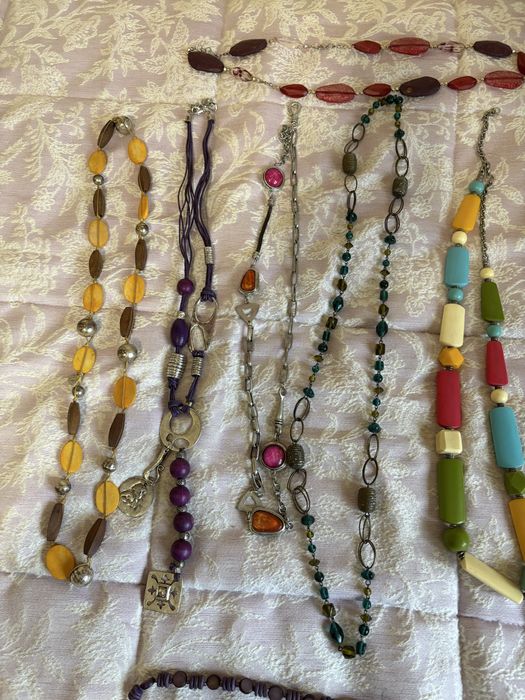 Bijuteria variada / Varias marcas Parfois/Bijou Brigitte