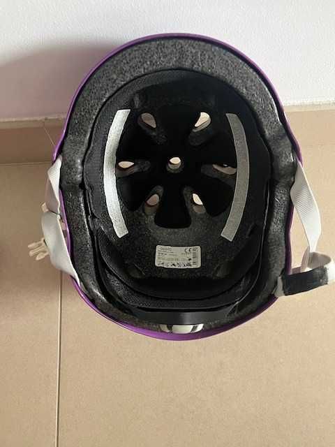 Patins Criança Roxos 4 Rodas, Protecoes e Capacete