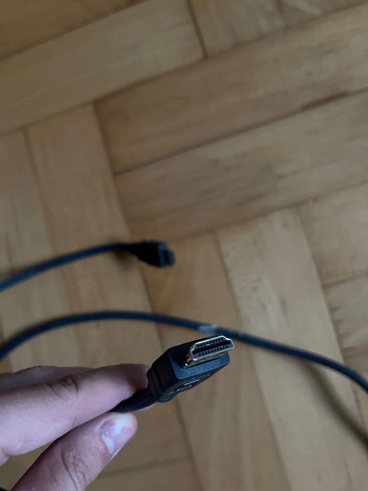 Kabel HDMI/ DVI-D / DisplayPort i wiele różnych