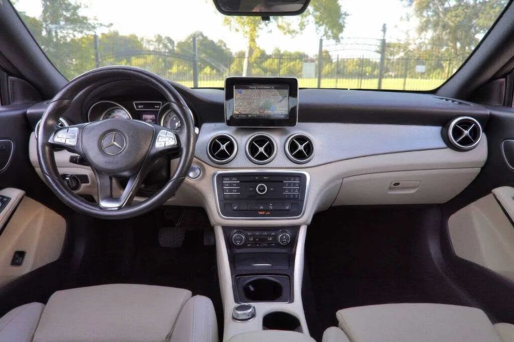 Mercedes-Benz CLA 250      2016