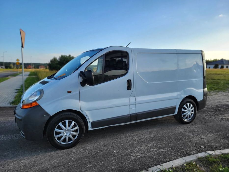 Renault Trafic  ​Renault Trafic Vivaro 1.9 dCi (120 km)  – 2002 r.