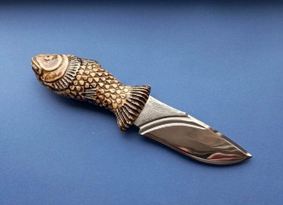 Охотничий нож с чехлом