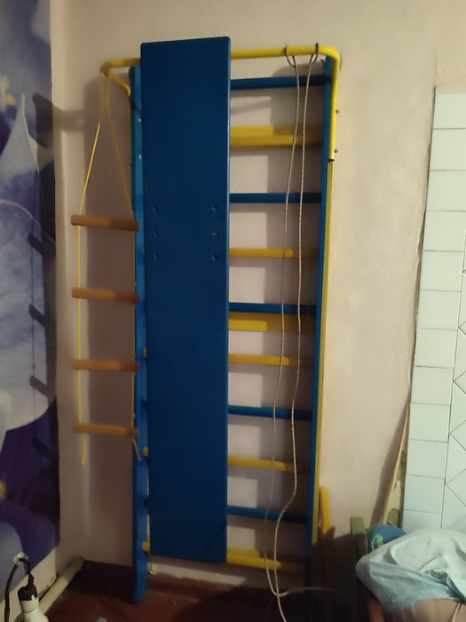 Шведська стінка дитяча