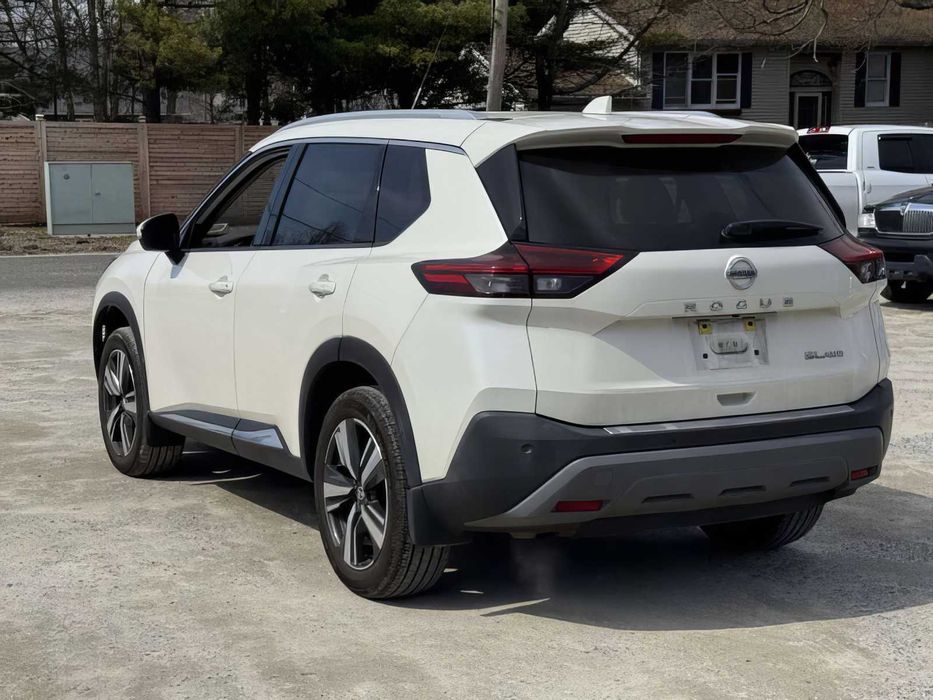 Nissan Rogue SL      2021