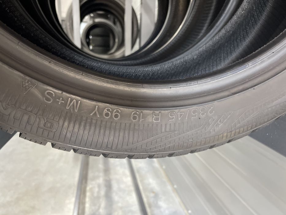 Все сезоні шини 235/45r19 Vredestein . Ціна 3000грн/шт.