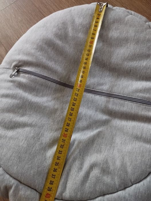 Лежанка для собак і котів