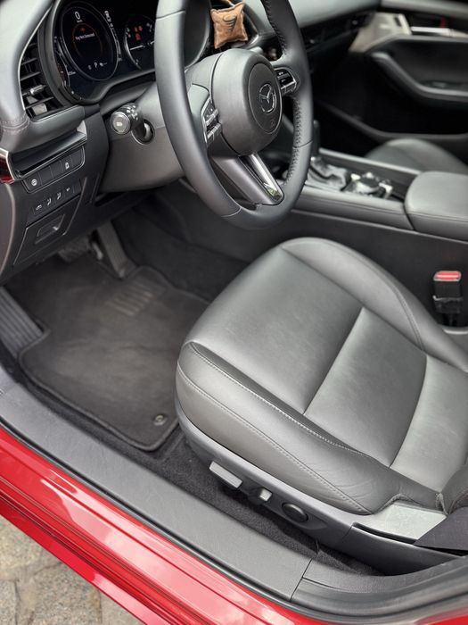 Мазда 3 BP 2020 року