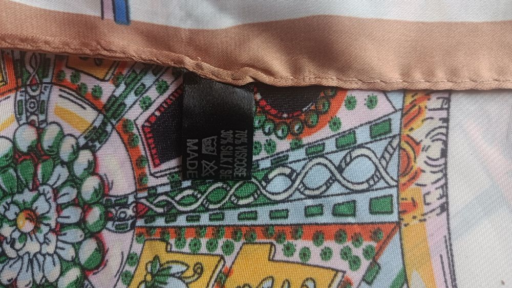 Orientalna chusta z jedwabiem – żywe kolory, wyjątkowy wzór!