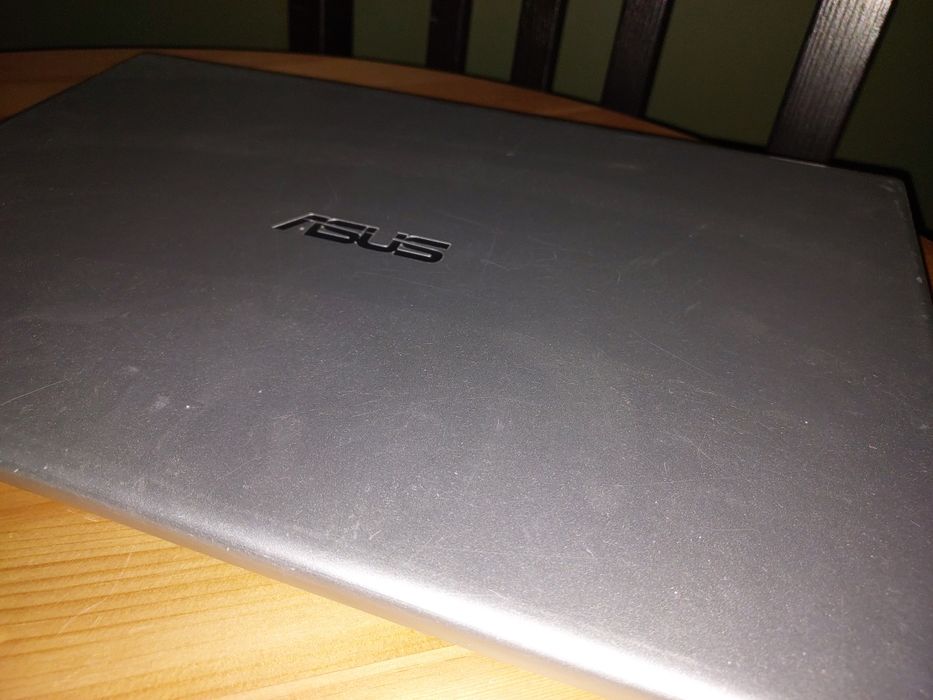 Na części, ASUS VivoBook A512DA

Laptop ASUS VivoBook A512DALaptop ASU