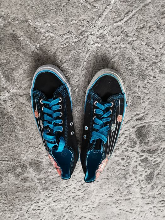 Trampki czarne z niebieskim