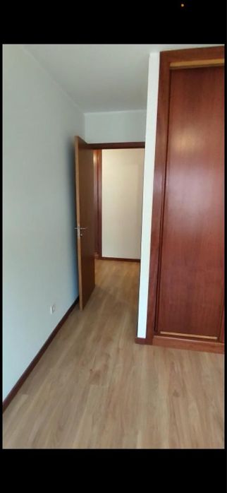 T2 c/ lugar de garagem para arrendar