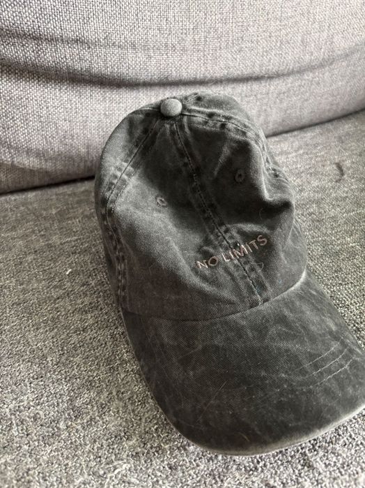 Czapka z daszkiem 4f
