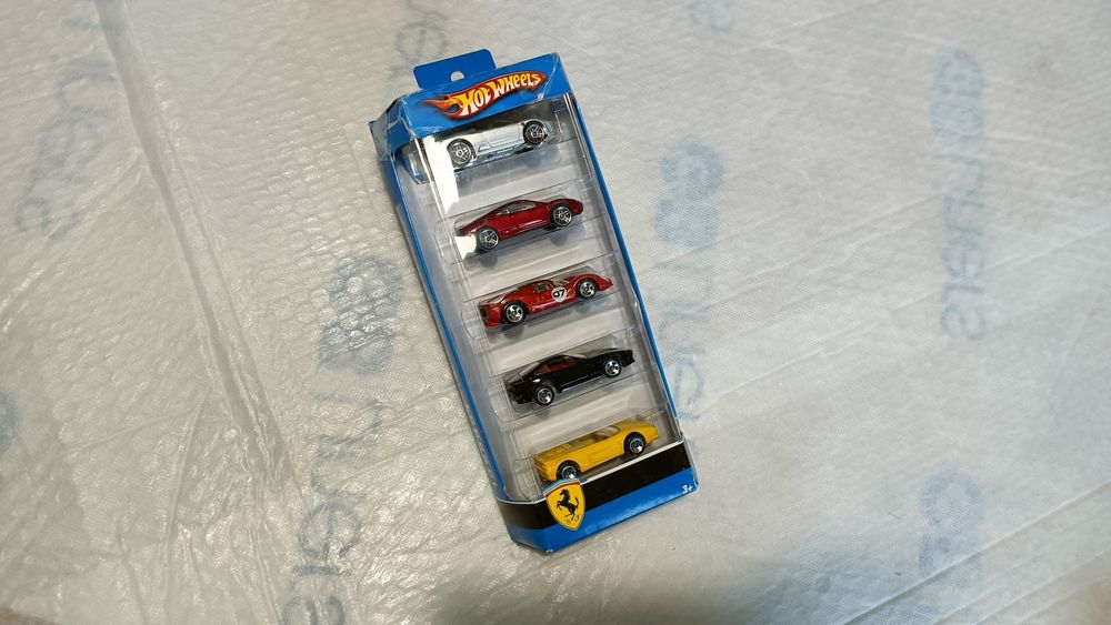 Hot Wheels フェラーリ 5台セット Amazon | Hot Wheels Ferrari 5 Pack | ミニカー・ダイキャスト