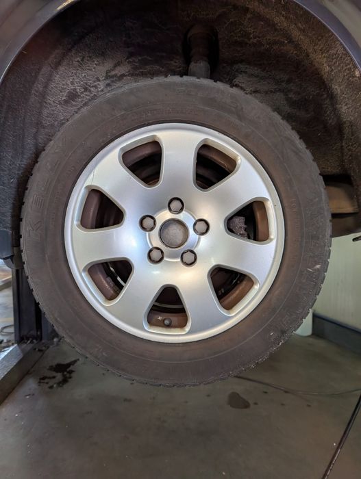 Jantes A4 com pneus semi novos