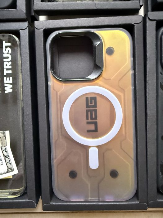Чохли на iPhone 15 Pro Max