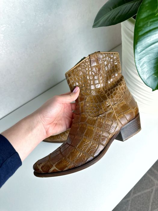 Шкіряні казаки з натуральної шкіри