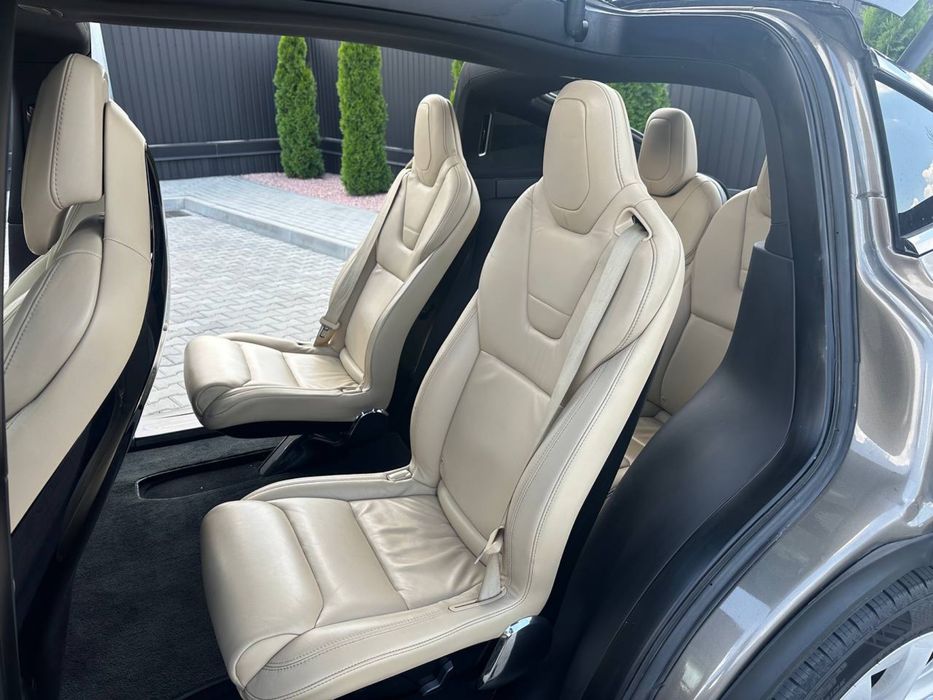 Tesla Model X 2016