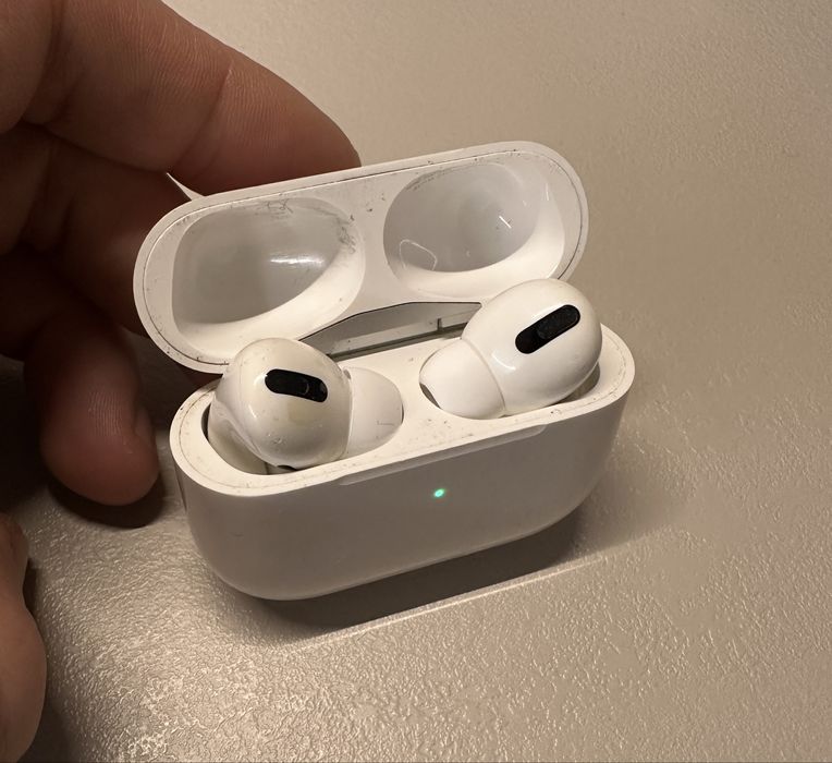 Airpods Pro  z wyciszaniem otoczenia