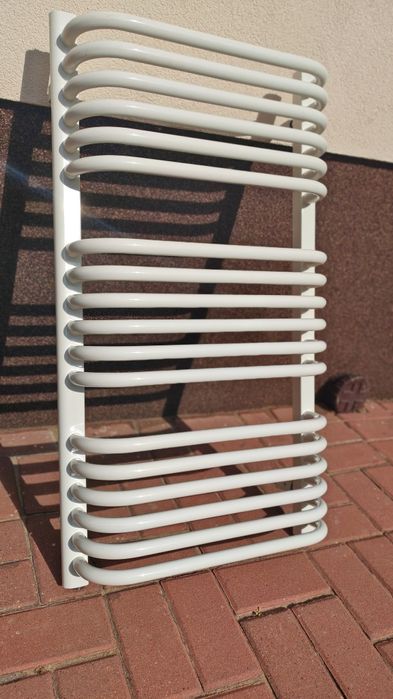 Grzejnik łazienkowy i dwupłytowy