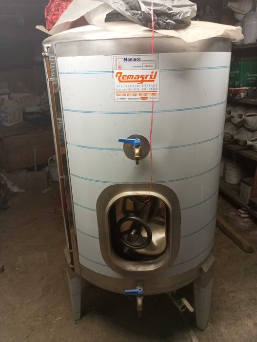 2 cubas de 500 para vinho em inox