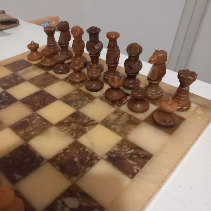 Tabuleiro de xadrez em alabastro