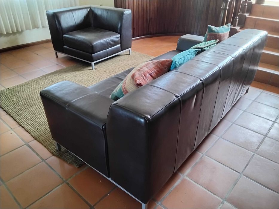 Sofá elegante (conjunto. 2), pele, cor preto, ideal para sala moderna.