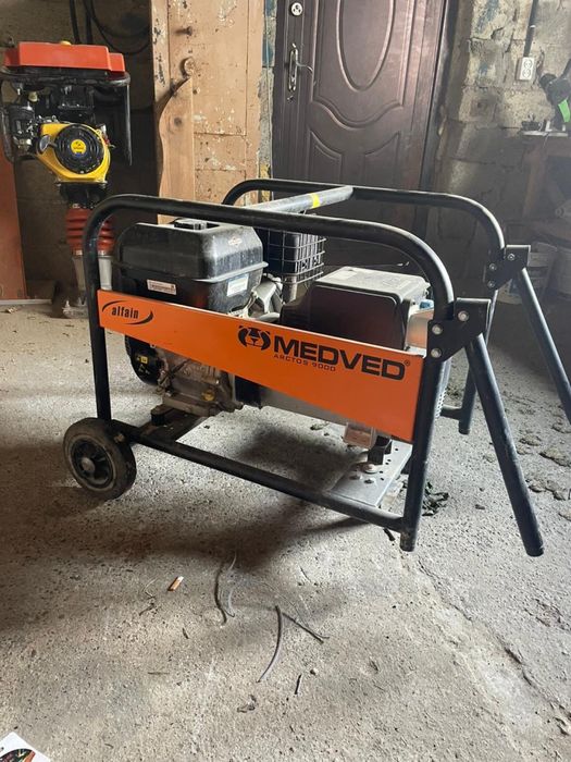 Продам бензиновий генератор 9 kw