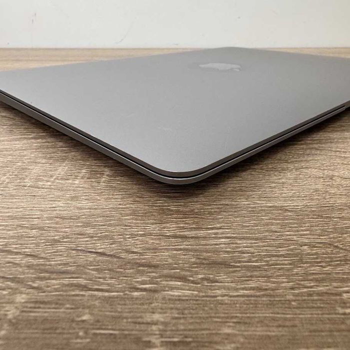 Apple Macbook Air A2337 2020 року M1 / 16Gb / SSD 256Gb (код: M0926)