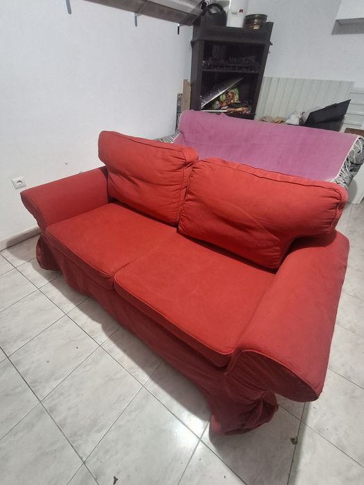 Sofá 2 lugares vermelho