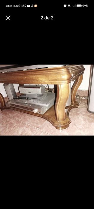 Mesa para apoio de TV ou de centro