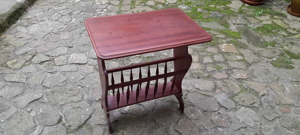 mesa para revista como nova